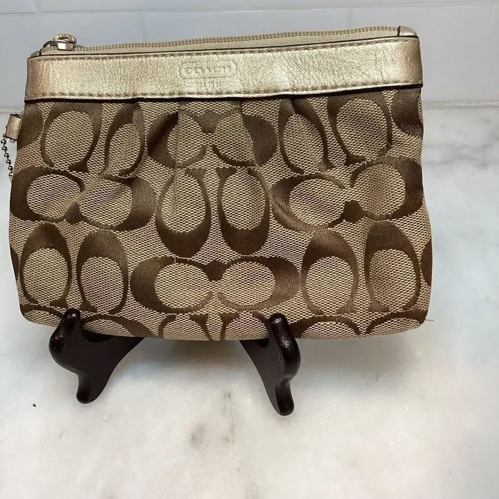 Coach Wristlet Bag Purse Jacquard Signature Logo Pleated Clutch Pouch Wallet